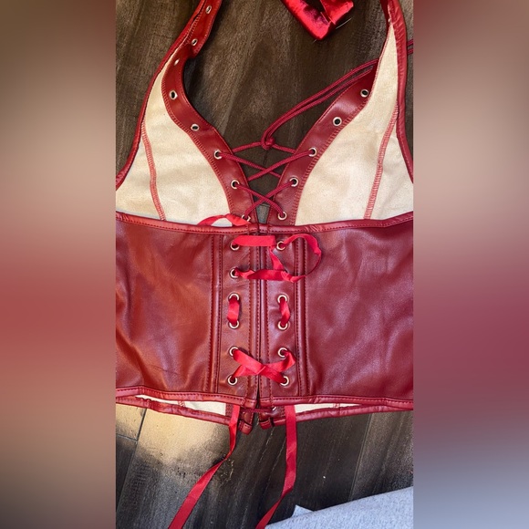Red corset top - Picture 8 of 8